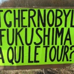 Action rond point Méximieux STOP BUGEY - 21 février 2012 - Tchernobyl Fukushima à qui le tour ?