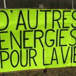 Action rond point Méximieux STOP BUGEY - 21 février 2012 - D'autres énergies alternatives sont possibles